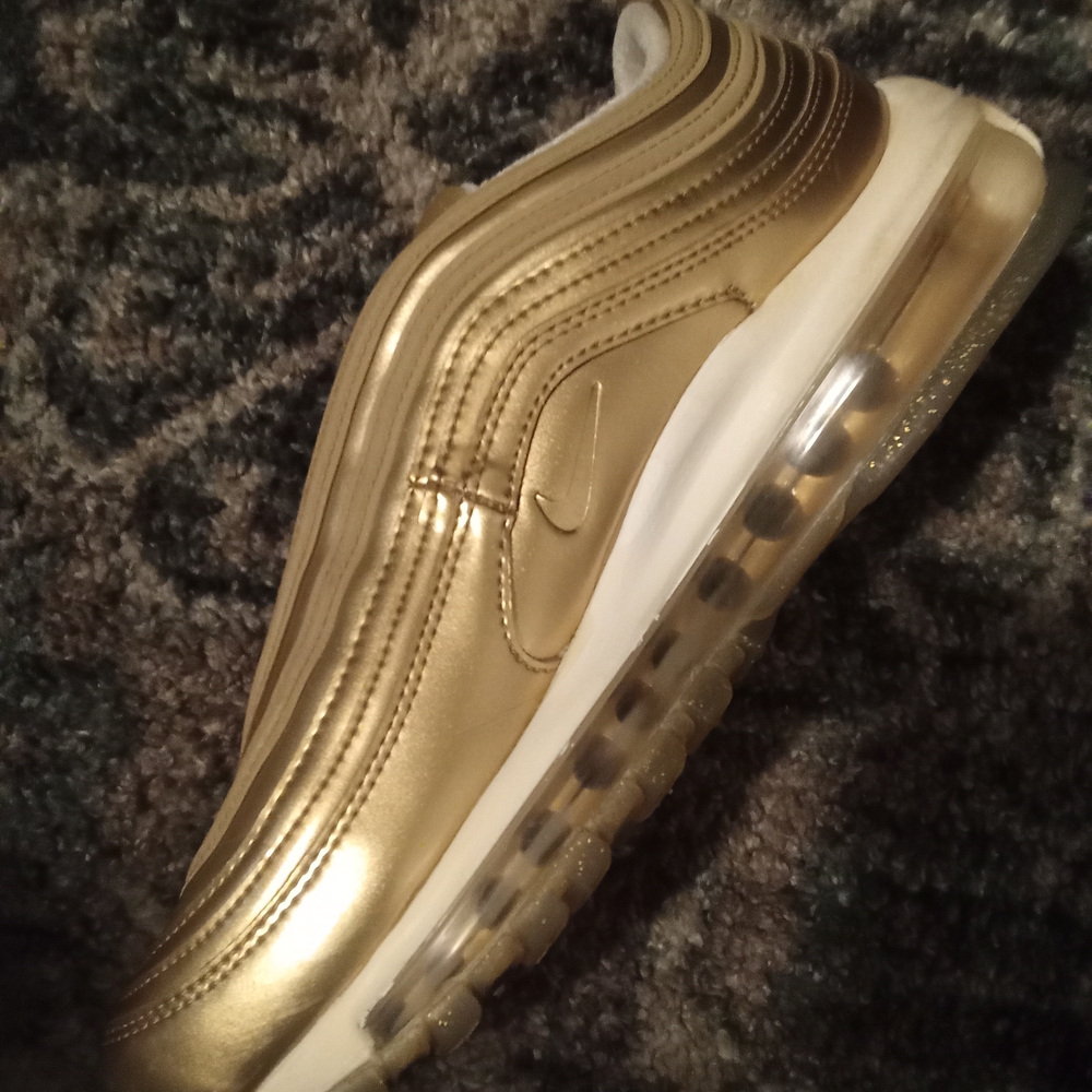 Nike Metallic Gold Slip-On Air Max - Picture 7 of 7